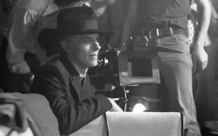 Framed Print : The Man Who Fell To Earth