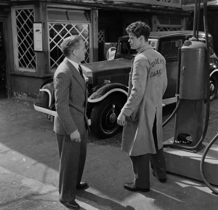 Framed Print : A scene from Dunkirk (1958) Framed Print : A scene from Dunkirk (1958)