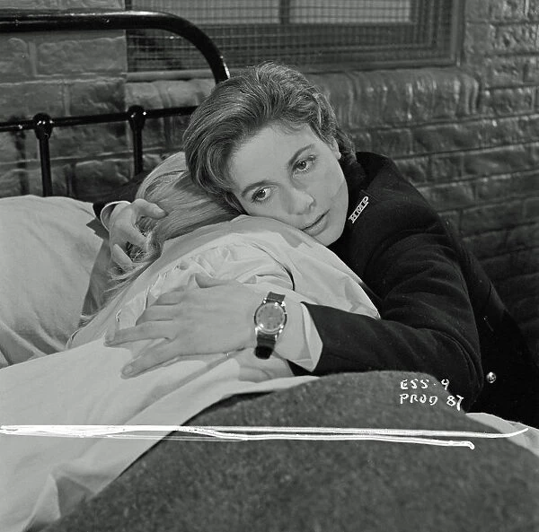A scene from Yield to the Night (1956)