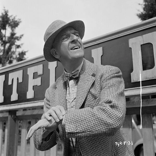 Stanley Holloway. as Valentine in Charles Crichtons Titfield Thunderbolt