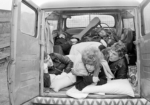 tour life. a scene from Stardust (1974) directed by Michael Apted