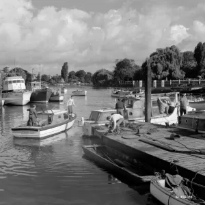 The boat of John Holden starts its journey towards Dunkirk