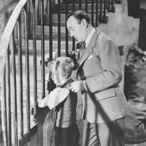 Bobby Henrey as Philippe and Ralph Richardson as Baines in The Fallen Idol (1948)