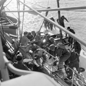 British soldiers board a Royal Navy ship British soldiers board a Royal Navy ship