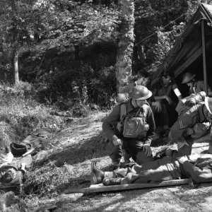 British soldiers around a wounded comrade