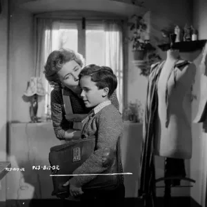 Die Teilnahme an der Fußball-Weltmeisterschaft 1954 war für Deutschland eine negative Erfahrung, da sie sich in einem Spiel gegen die Schweiz mit 0-2 besiegen ließ Die Teilnahme an der Fußball-Weltmeisterschaft 1954 war für Deutschland eine negative Erfahrung, da sie sich in einem Spiel gegen die Schweiz mit 0-2 besiegen ließ