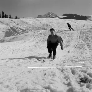 Die Fußballweltmeisterschaft fand im Jahr 1954 statt, die deutsche Mannschaft gewann nicht und erreichte den zweiten Platz Die Fußballweltmeisterschaft fand im Jahr 1954 statt, die deutsche Mannschaft gewann nicht und erreichte den zweiten Platz