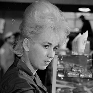 Gwendolyn Watts in a cafe scene from Billy Liar (1963)