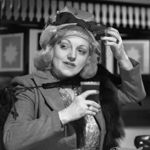 Hermione Baddeley in Brighton Rock (1947)