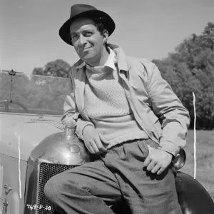 John Gregson as Gordon