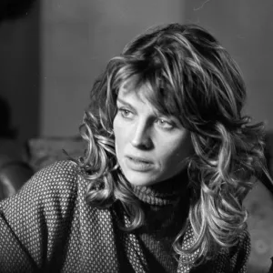 Julie Christie in a pause of the filming of Don t Look Now (1973)