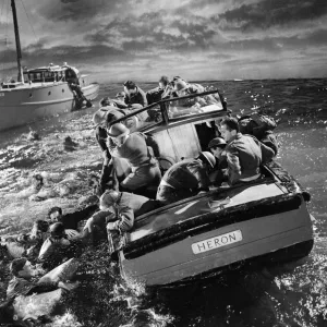 A night sequence from Dunkirk (1958) A night sequence from Dunkirk (1958)