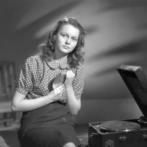 A publicity portrait of Carol Marsh to promote Brighton Rock (1947)