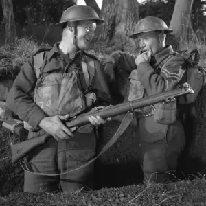Robert Urquhart as Private Mike and John Mills as Corporal Bins Robert Urquhart as Private Mike and John Mills as Corporal Bins