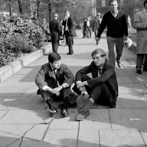 Rodney Bewes and Tom Courtenay in Billy Liar (1963)