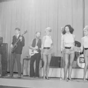 A scene from Stardust (1974) A scene from Stardust (1974)