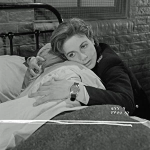 A scene from Yield to the Night (1956)