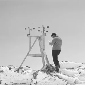 "negatif en noir et blanc de 1948, numéros de prise de vue bw neg pro 020". "negatif en noir et blanc de 1948, numéros de prise de vue bw neg pro 020".