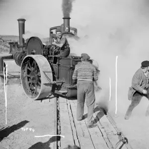 Sid James in a scene from The Titfield Thunderbolt