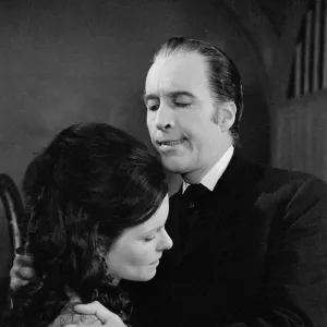 Wendy Hamilton as Julie and Christopher Lee as Dracula