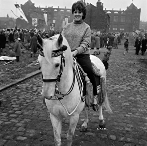 <b class=qtipBold><figcaption>Billy Liar</figcaption></b><br>Helen Fraser on the set of Billy Liar<br><em>© Copyright © Studiocanal Films Ltd</em> Billy Liar