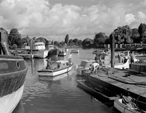 The boat of John Holden starts its journey towards Dunkirk