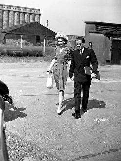 <b class=qtipBold><figcaption>Brighton Rock (1947) publicity</figcaption></b><br>Richard Attenborough with his wife Sheila Sim.<br><em>© Copyright © Studiocanal Films Ltd</em> Brighton Rock (1947) publicity