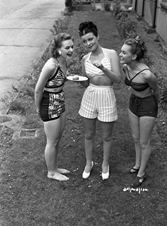 <b class=qtipBold><figcaption>Brighton Rock (1947) publicity</figcaption></b><br>Sheila Sim, Constance Smith and Carol Marsh share a joke in beach wear<br><em>© Copyright © Studiocanal Films Ltd</em> Brighton Rock (1947) publicity
