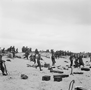 Bombardment Prints: British Soldiers on the beach
