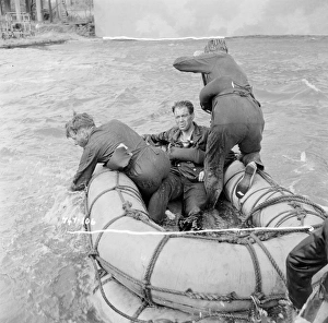 <b class=qtipBold><figcaption>The Cruel Sea</figcaption></b><br>CRU_BW_NEG_PRO_ 14<br><em>© Copyright © Studiocanal Films Ltd</em> The Cruel Sea