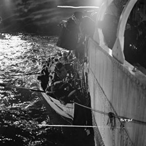 <b class=qtipBold><figcaption>The Cruel Sea</figcaption></b><br>cru1953_bw_neg_pro_ 04<br><em>© Copyright © Studiocanal Films Ltd</em> The Cruel Sea