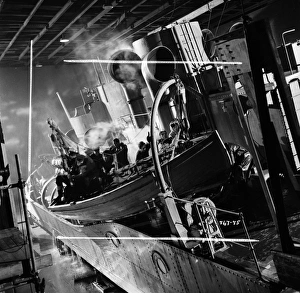 <b class=qtipBold><figcaption>The Cruel Sea</figcaption></b><br>cru1953_bw_neg_pro_ 04<br><em>© Copyright © Studiocanal Films Ltd</em> The Cruel Sea