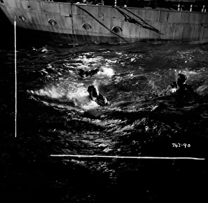<b class=qtipBold><figcaption>The Cruel Sea</figcaption></b><br>CRU_BW_NEG_PRO_ 13<br><em>© Copyright © Studiocanal Films Ltd</em> The Cruel Sea