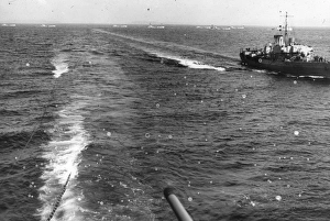 <b class=qtipBold><figcaption>The Cruel Sea</figcaption></b><br><br><em>© Copyright © Studiocanal Films Ltd</em> The Cruel Sea