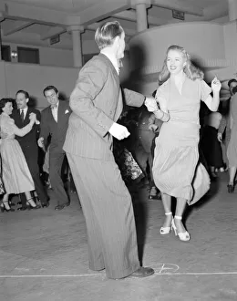 dan1950 bw neg pub 039