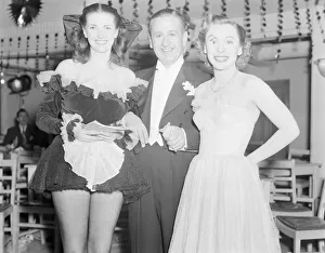 dan1950 bw neg pub 052