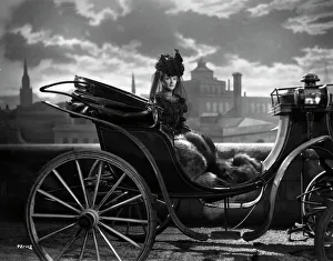 Joan Greenwood in Robert Hamers Kind Hearts And Coronets (1949)