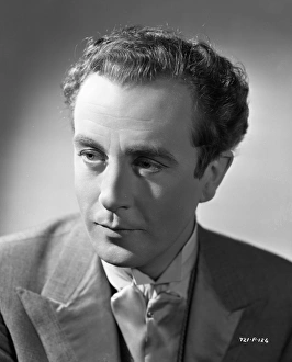 <b class=qtipBold><figcaption>Kind Hearts And Coronets</figcaption></b><br><br><em>© Copyright © Studiocanal Films Ltd</em> Kind Hearts And Coronets