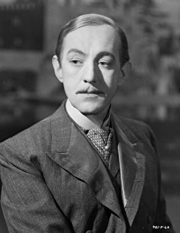 <b class=qtipBold><figcaption>Kind Hearts And Coronets</figcaption></b><br>KIN_BW_NEG_ 00<br><em>© Copyright © Studiocanal Films Ltd</em> Kind Hearts And Coronets