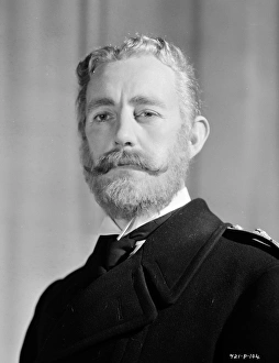<b class=qtipBold><figcaption>Kind Hearts And Coronets</figcaption></b><br>KIN_BW_NEG_ 04<br><em>© Copyright © Studiocanal Films Ltd</em> Kind Hearts And Coronets