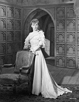 <b class=qtipBold><figcaption>Kind Hearts And Coronets</figcaption></b><br>KIN_BW_NEG_ 04<br><em>© Copyright © Studiocanal Films Ltd</em> Kind Hearts And Coronets