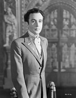 <b class=qtipBold><figcaption>Kind Hearts And Coronets</figcaption></b><br>KIN_BW_NEG_ 02<br><em>© Copyright © Studiocanal Films Ltd</em> Kind Hearts And Coronets