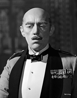 <b class=qtipBold><figcaption>Kind Hearts And Coronets</figcaption></b><br>KIN_BW_NEG_ 01<br><em>© Copyright © Studiocanal Films Ltd</em> Kind Hearts And Coronets
