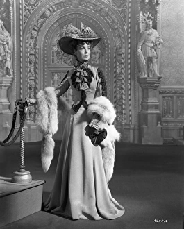 <b class=qtipBold><figcaption>Kind Hearts And Coronets</figcaption></b><br><br><em>© Copyright © Studiocanal Films Ltd</em> Kind Hearts And Coronets