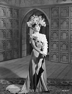 <b class=qtipBold><figcaption>Kind Hearts And Coronets</figcaption></b><br>KIN_BW_NEG_ 04<br><em>© Copyright © Studiocanal Films Ltd</em> Kind Hearts And Coronets
