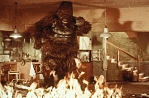 Konga in Dr. Deckers lab as it goes up in flames