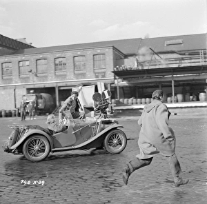 <b class=qtipBold><figcaption>The Man In The White Suit</figcaption></b><br>man19_bw_neg_ 00<br><em>© Copyright © Studiocanal Films Ltd</em> The Man In The White Suit