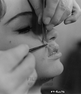 <b class=qtipBold><figcaption>Peeping Tom</figcaption></b><br><br><em>© Copyright © Studiocanal Films Ltd</em> Peeping Tom