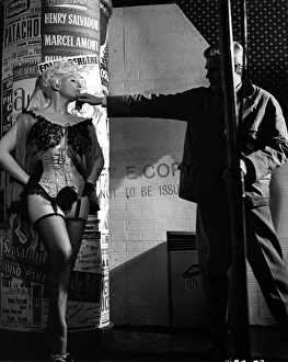 <b class=qtipBold><figcaption>Peeping Tom</figcaption></b><br><br><em>© Copyright © Studiocanal Films Ltd</em> Peeping Tom