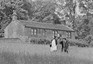 <b class=qtipBold><figcaption>The Railway Children</figcaption></b><br><br><em>© Copyright © Studiocanal Films Ltd</em> The Railway Children